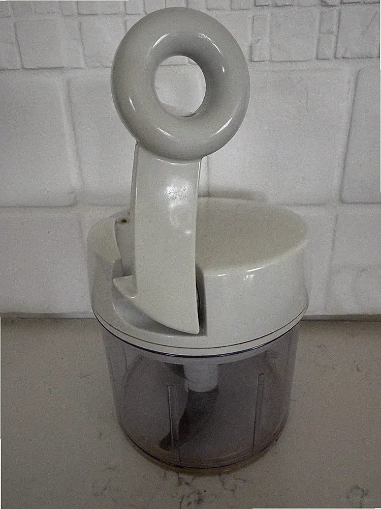 The Pampered Chef 2581 Manual Food Processor Chopper 3 Cup Capacity 5" Tall