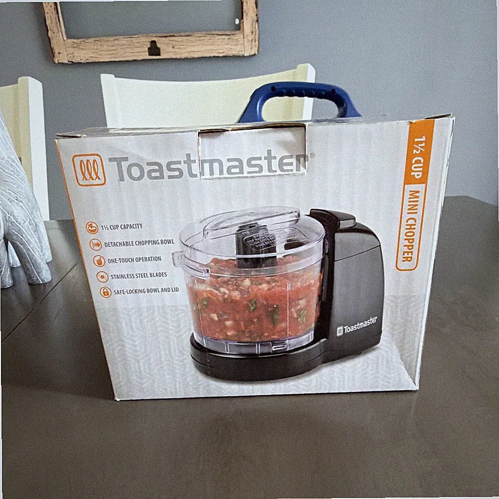Toastmaster 1.5 Cup Mini Chopper Model #TM-67MCKL Open Box