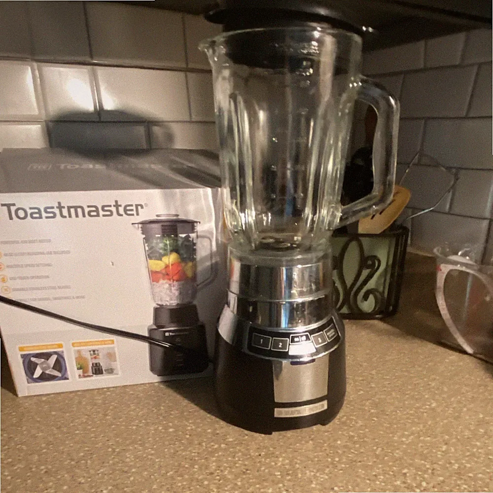 Toastmaster 700W Electric Blender 48 oz Glass Pitcher Pulse Ice Crush Black