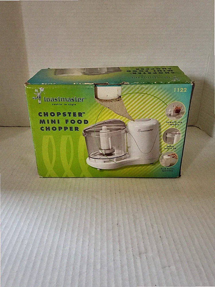 Toastmaster Chopster Mini Food Chopper Model 1122 White 1.5 Cup Boxed