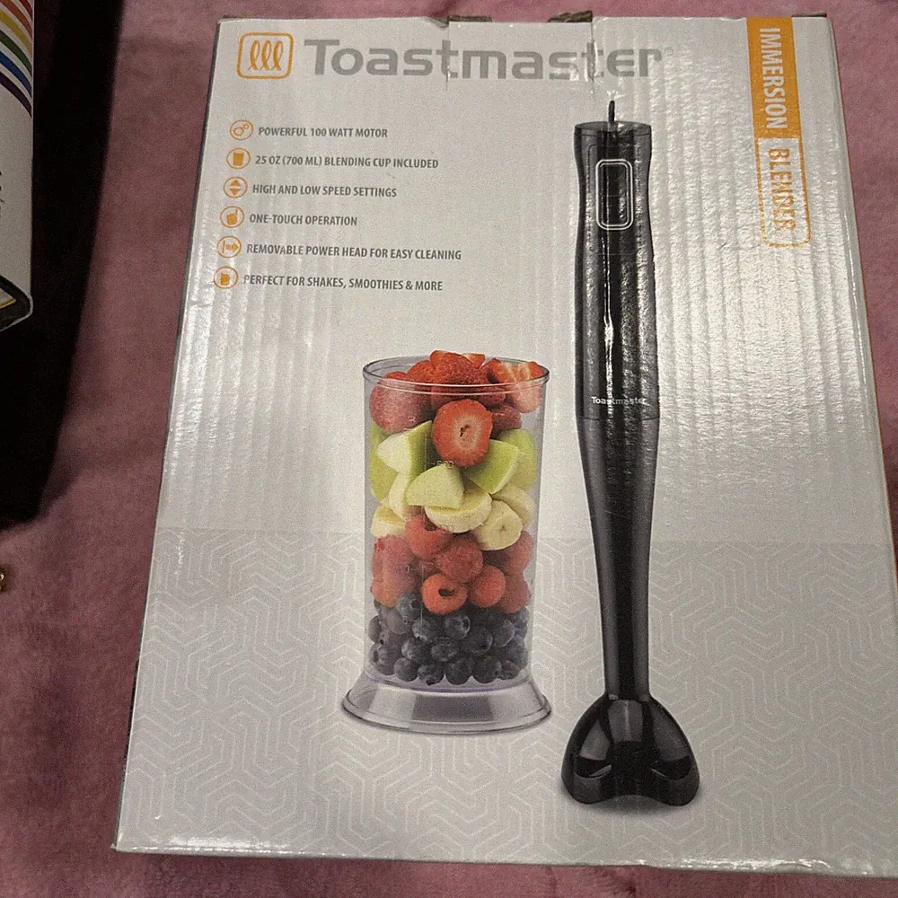 Toastmaster Immersion Hand Blender 25oz Blending Cup 2 Speeds Easy Clean NIB