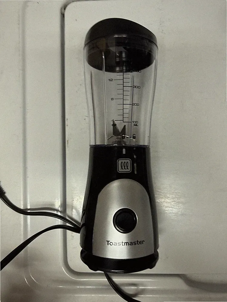 Toastmaster Personal Blender 15 oz Capacity-Barely Used!