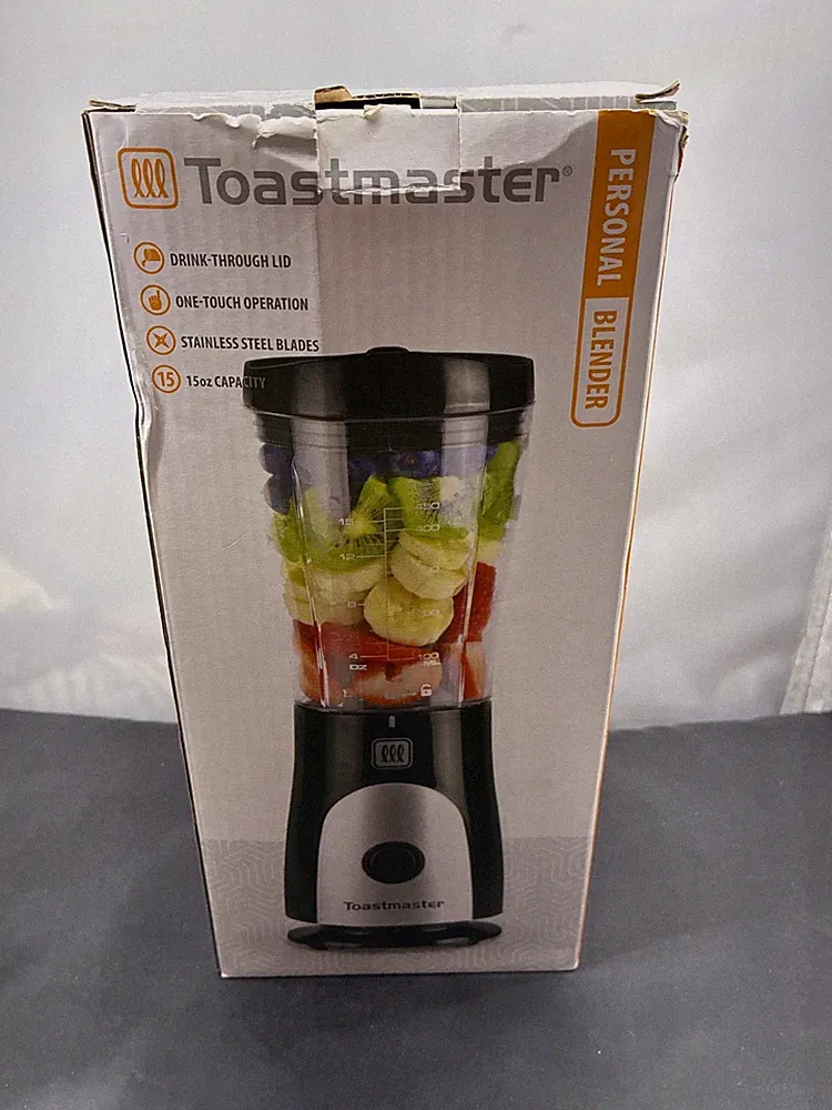 Toastmaster Personal Blender 15oz Drink Through Lid, One Touch Operation, NEW￼
