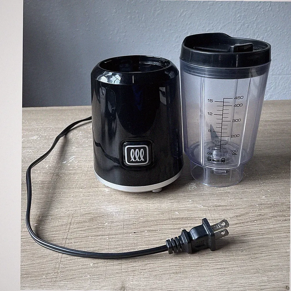 Toastmaster Personal Blender Single Serve Smoothie Maker 15oz Black Clear