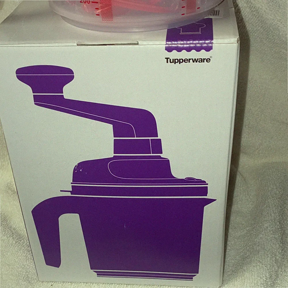 Tupperware EZ Speedy Manual Food Chopper 1.25L Turn Handle w/ Container Red
