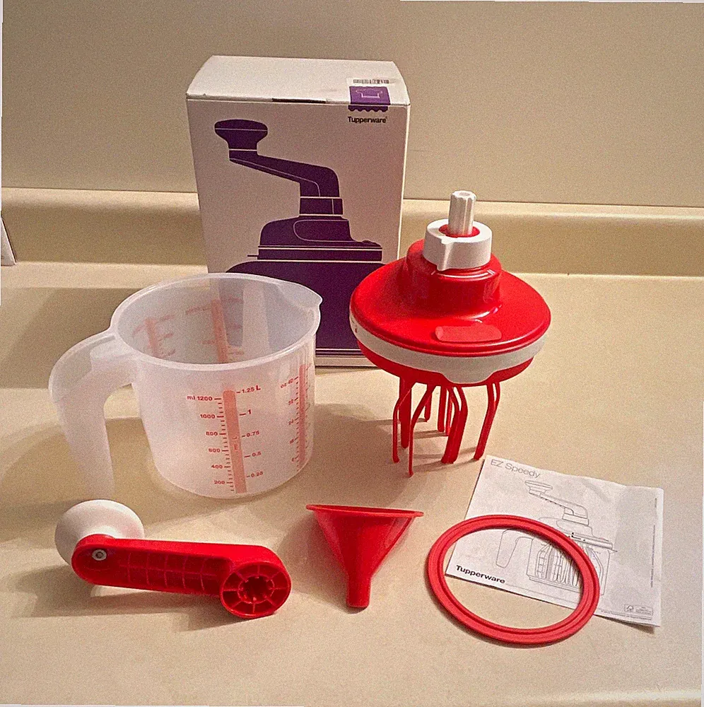 Tupperware EZ Speedy Manual Push Food Chopper 1.25L Red/White 6pc Set