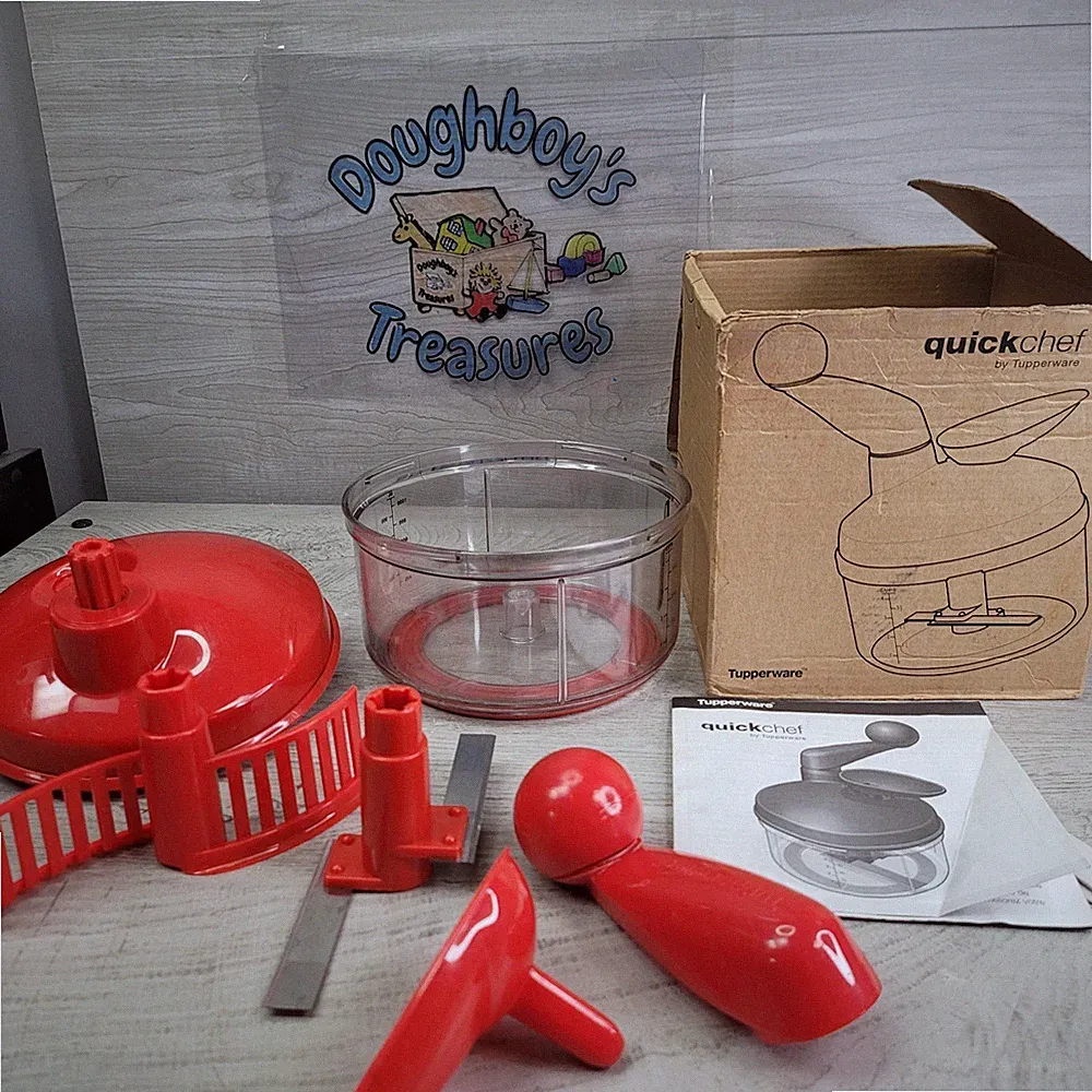 Tupperware Quick Chef Pro Manual Turn Handle Food Processor Red EUC in Box
