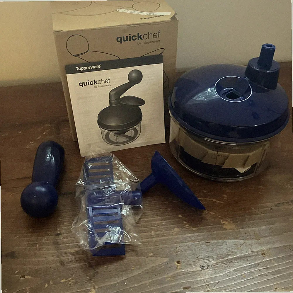 TUPPERWARE Quick Chef Pro System/Manual Turn Handle Food Processor Sapphire Blue