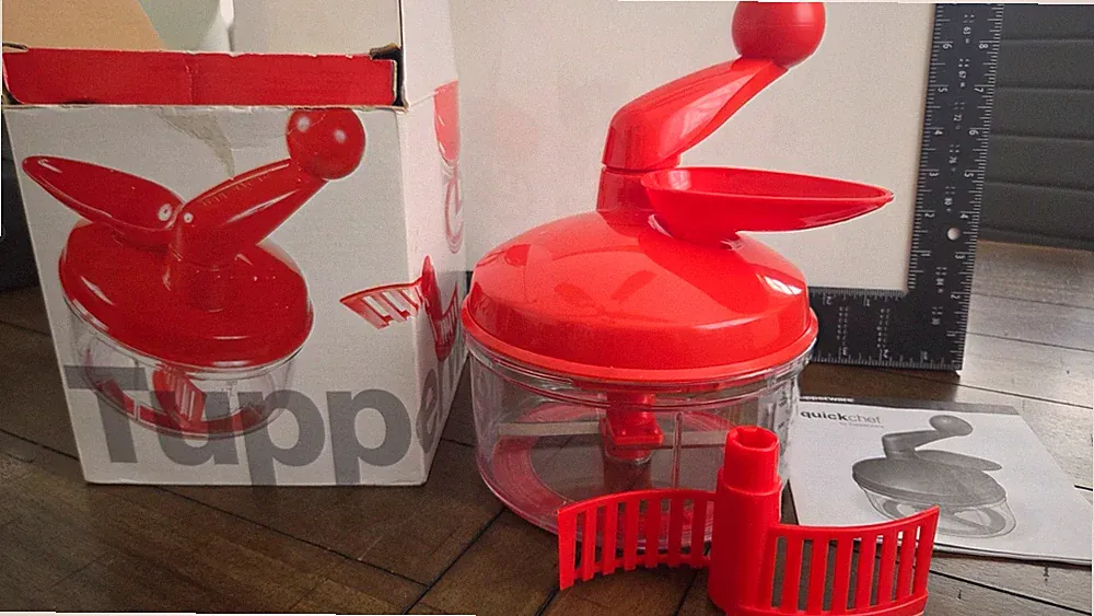 Tupperware Quick Chef Pull Cord Food Chopper Red Manual Processor w/ Box