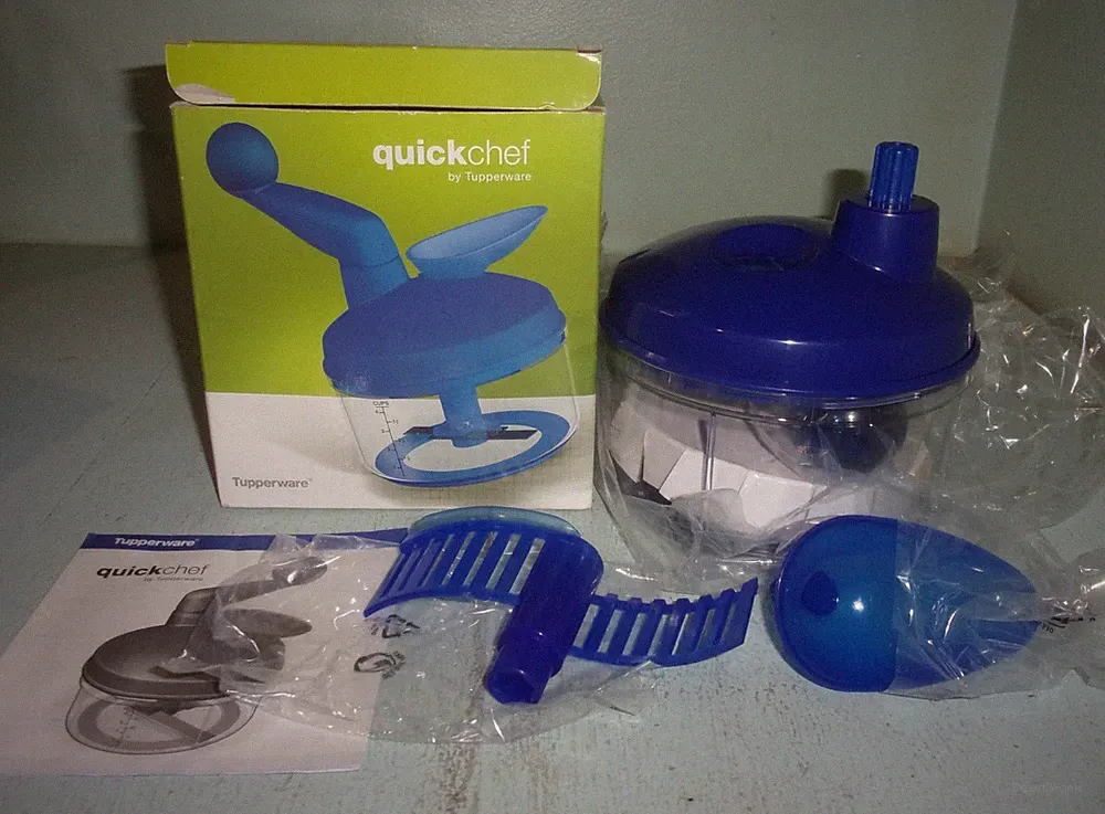 Tupperware Quickchef Manual Food Processor Chopper Blue New in Box