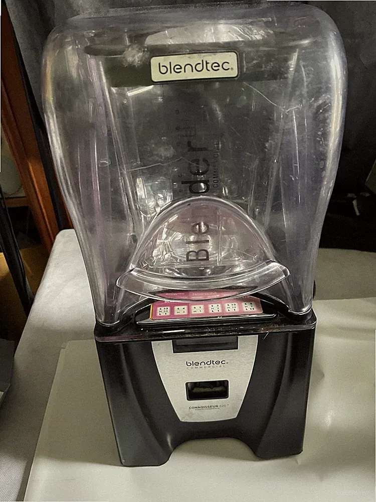 USED - Blendtec Commercial Connoisseur 825