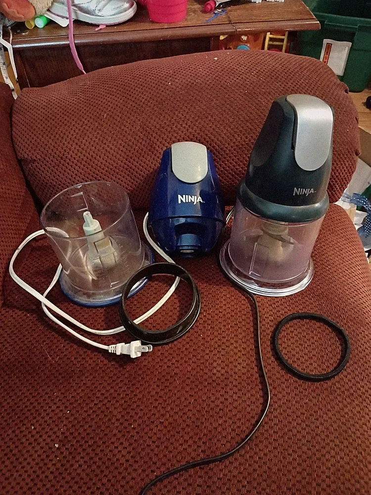 Used Ninja Food Processor Tested Motor qb600w 30 -2 cup No Top Includes Blade