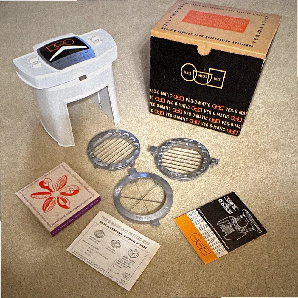 Veg-O-Matic Manual Food Processor Chops Dices Slices, 3 Blades, White. 1963
