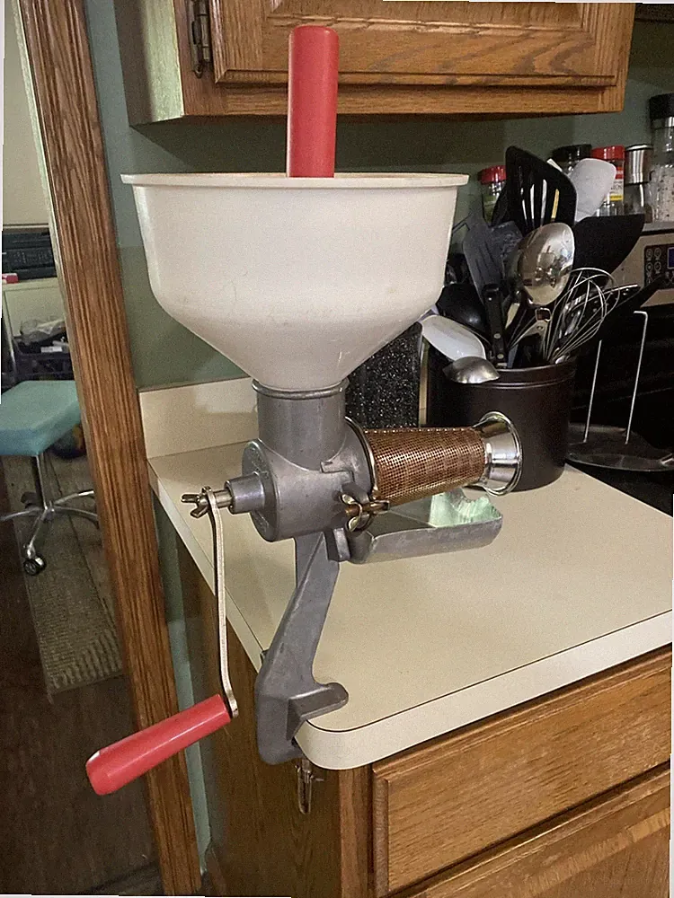 Victorio No. 200 Counter Top Hand Crank Vegetable Processor