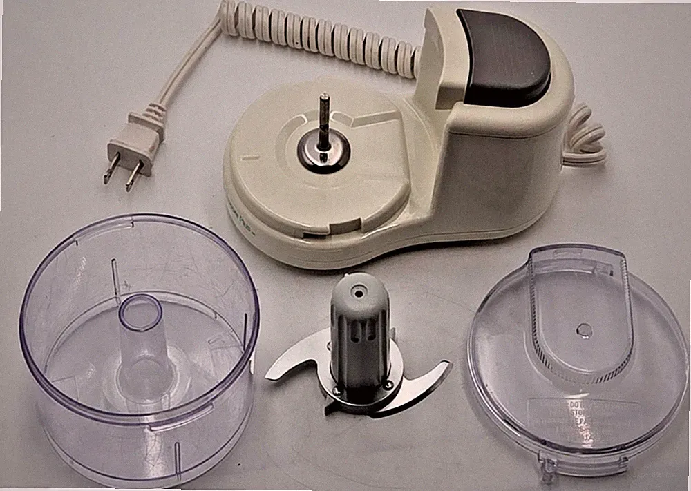 Vintage 1990s Black & Decker HC3000 Handy Chopper Plus Mini Food Processor