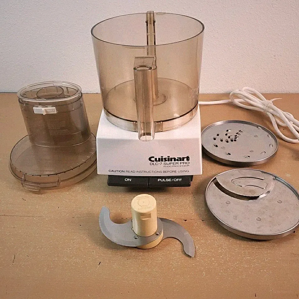 Vintage Cuisinart DLC-7 Super Pro Food Processor Works Great (Stress Fracture)