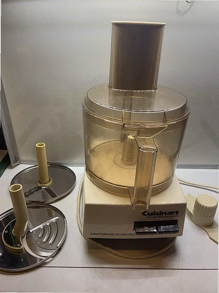 Vintage Cuisinart Food Processor with 2 Chopping Attachments And Plastic Blade