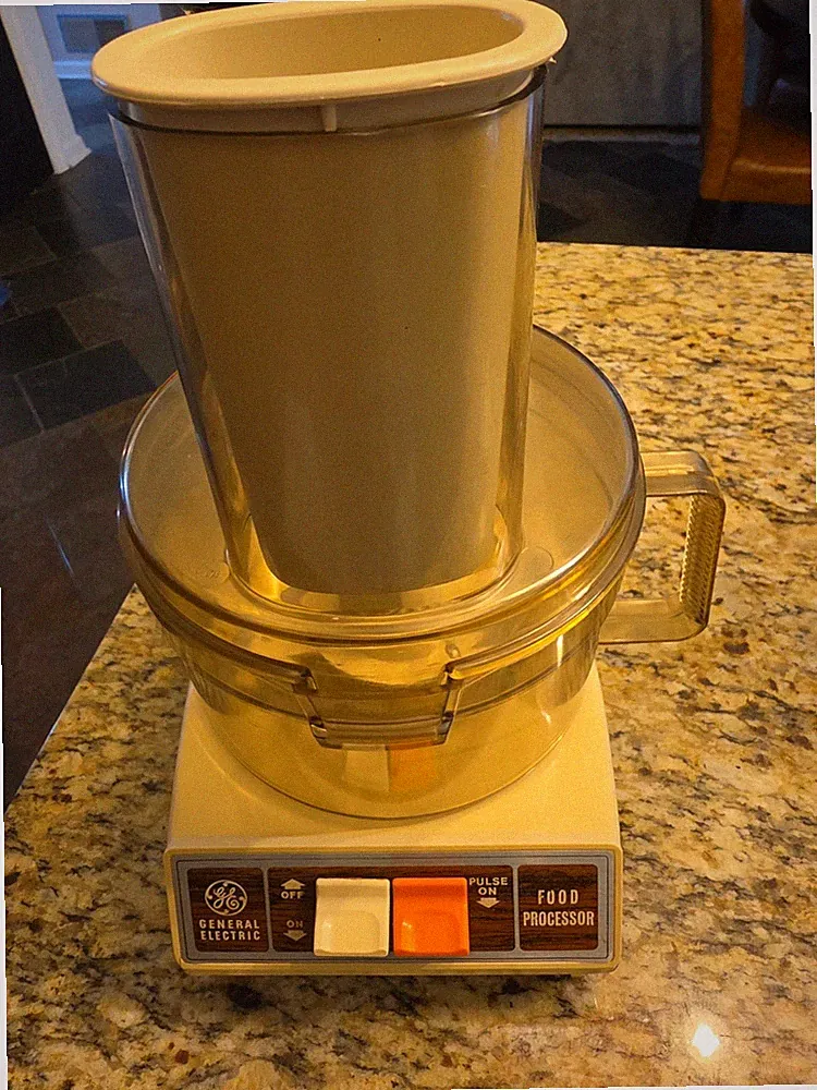Vintage General Electric GE D1FP18 Food Processor Tested Works w/ Slicing Disc