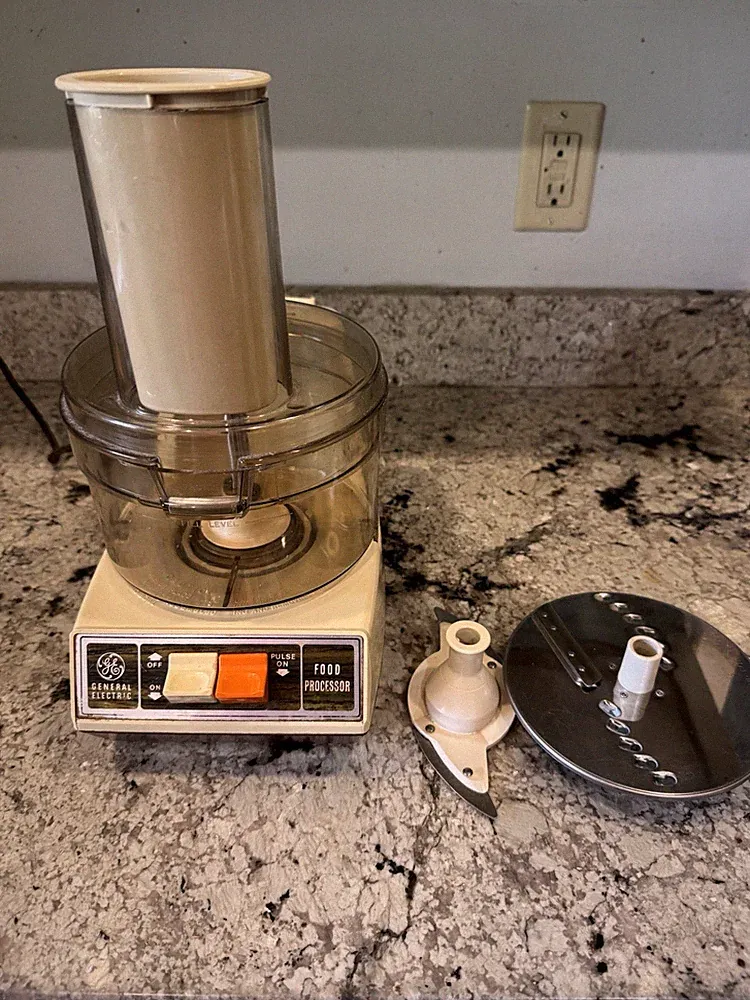 Vintage General Electric GE Food Processor Cat. No. D2FP1-4200 Tested