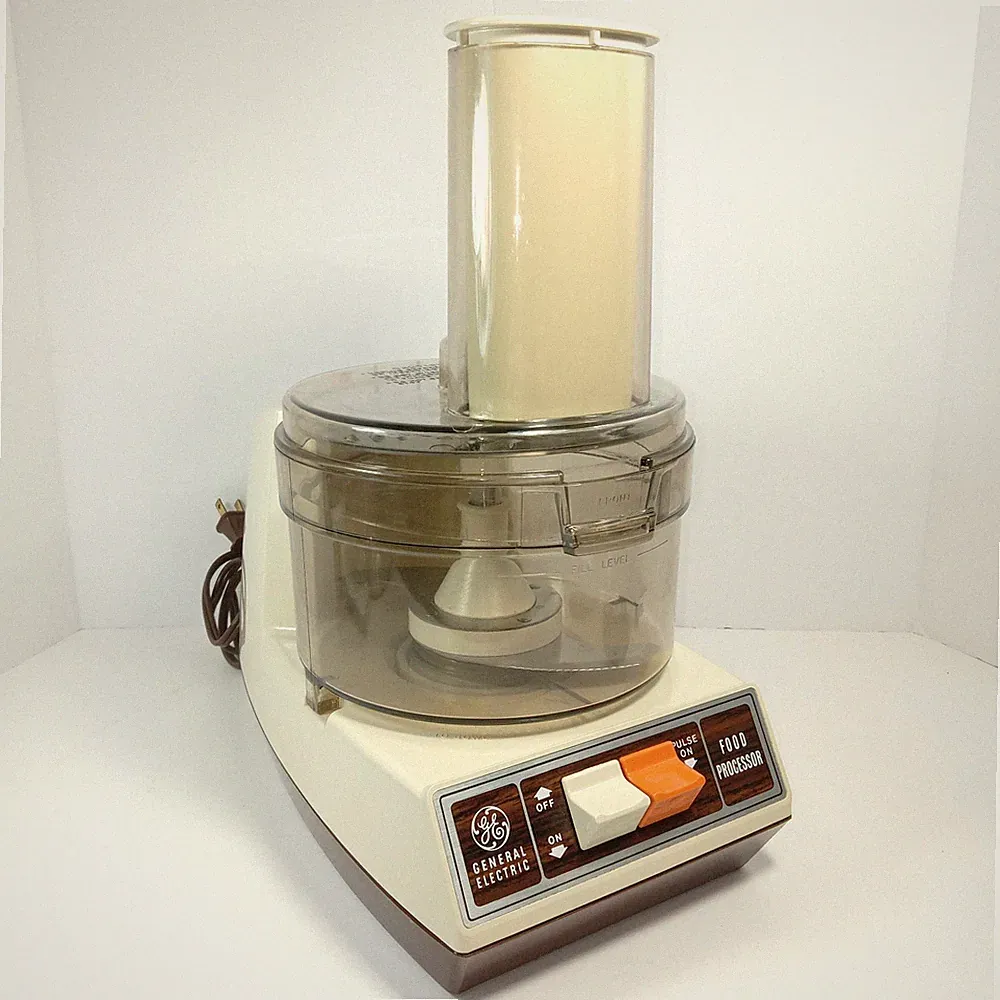 Vintage General Electric GE Food Processor D1FP1-4200 Solid Unit Tested