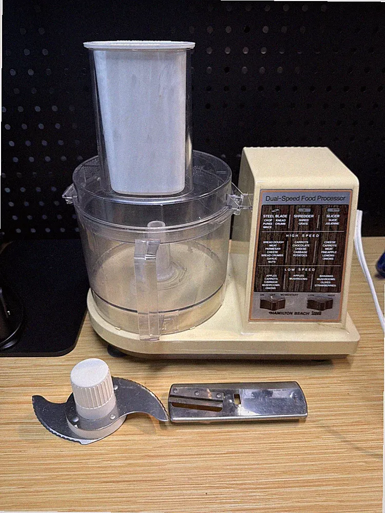 VINTAGE Hamilton Beach Scovill Electric Food Processor Model 702 -4 Almond USA *