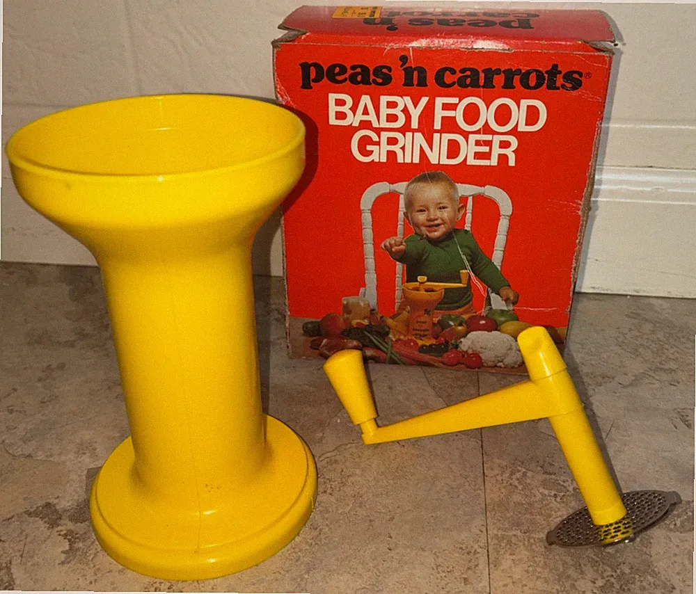 Vintage NOS peas 'n carrots Baby Food Manual Mash Grinder Mill Portable Orig Box