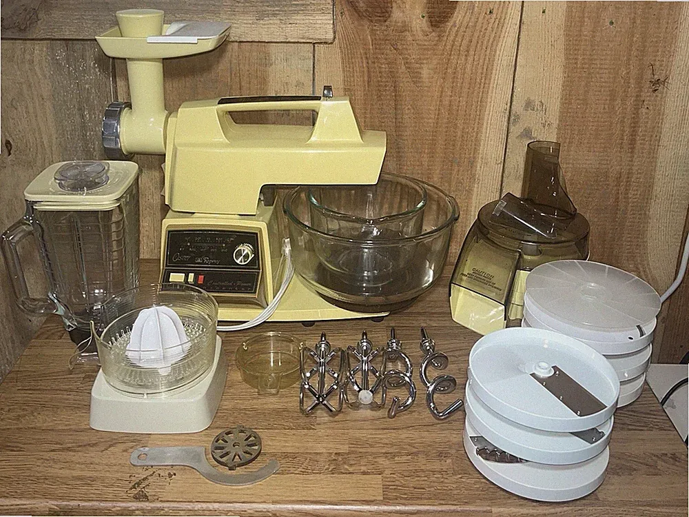 Vintage Oster Regency Kitchen Center 10-Speed Mixer Blender Grinder Harvest Gold