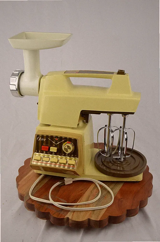 Vintage Oster Regency Kitchen Center Stand Mixer Beige 10 Speed - Tested