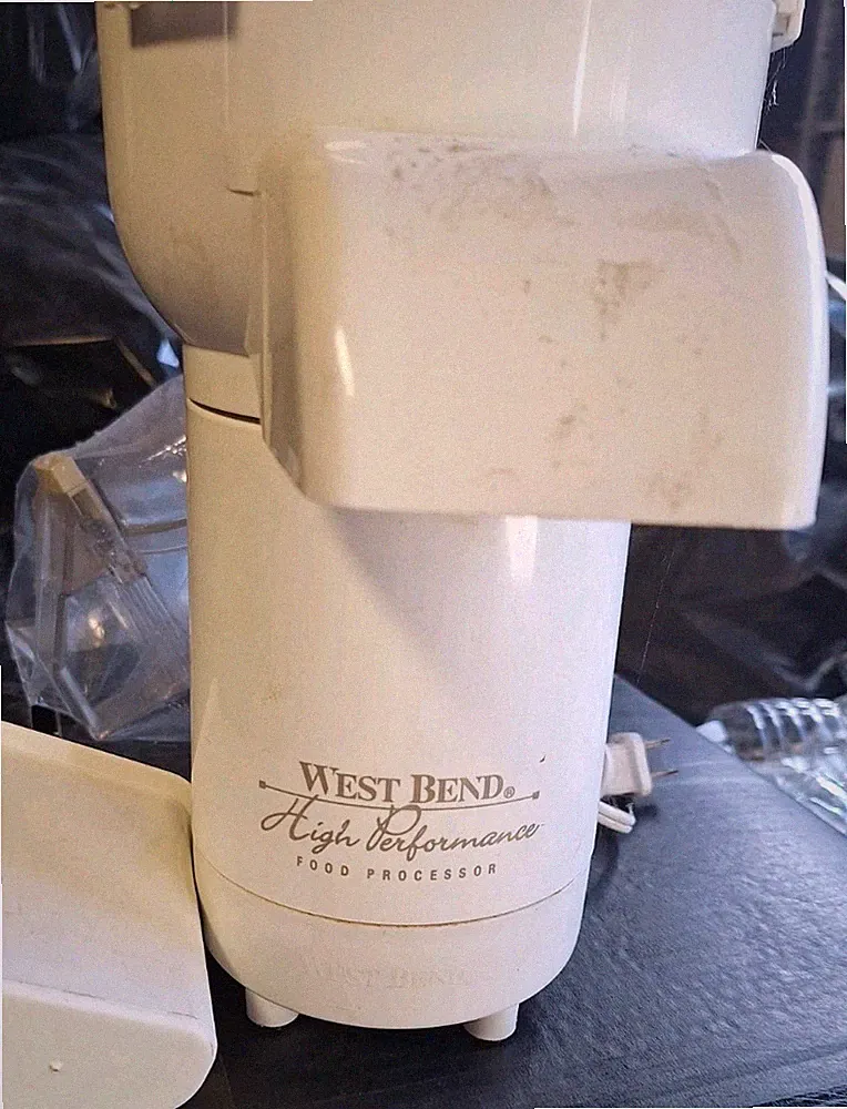 Vintage West Bend High Performance Food Processor Chopper #6500X White & Attmnts