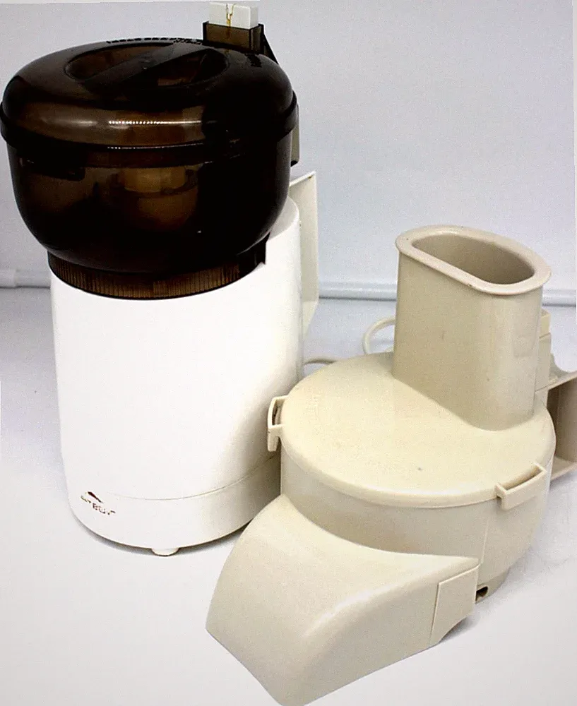 Vintage West Bend High Performance Food Processor -w/Salad Chopper