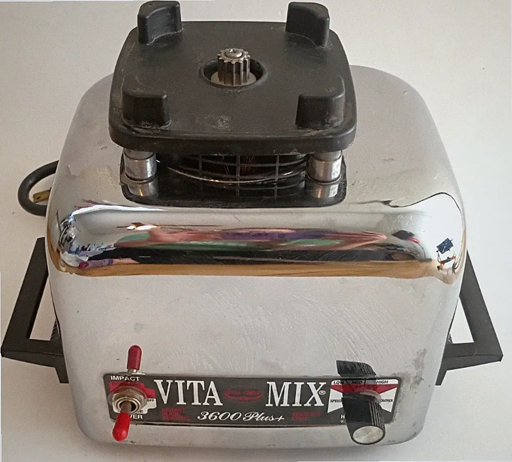 Vitamix 3600 Plus Blender 479043C Chrome Cleaned BASE Motor Works Video