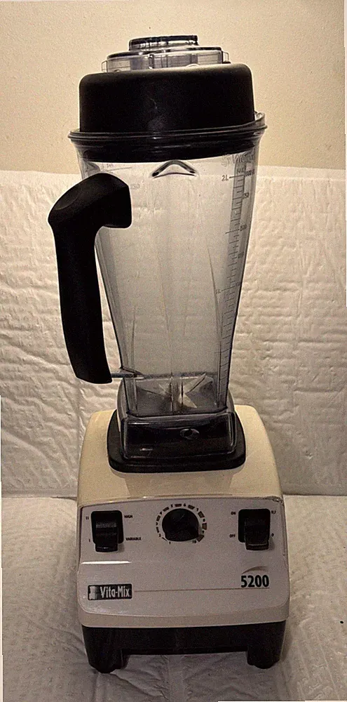 Vitamix 5200 Blender Variable Speed VM0103 Whole Food Machine - READ