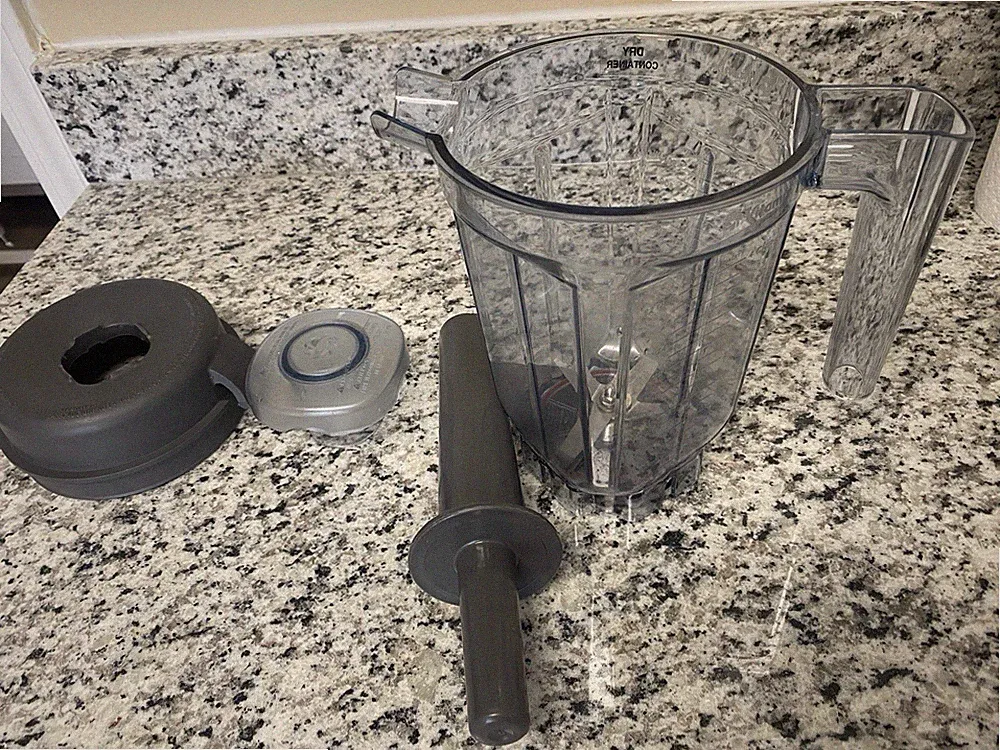 VitaMix Blender Dry Container 32 Oz/4cups Lid Clear Container W/Tamper