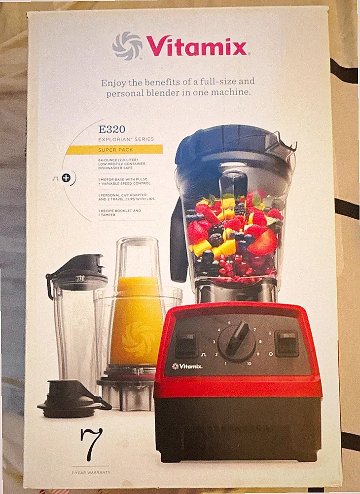 Vitamix Blender E320 Explorian Series Super Pack - MINT CONDITION!