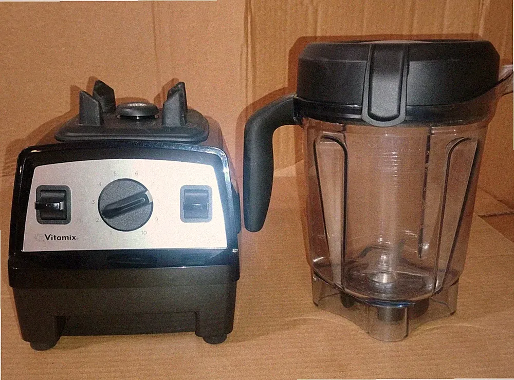 VitaMix Blender VMO197 Black With Low Profile 64oz Container NICE