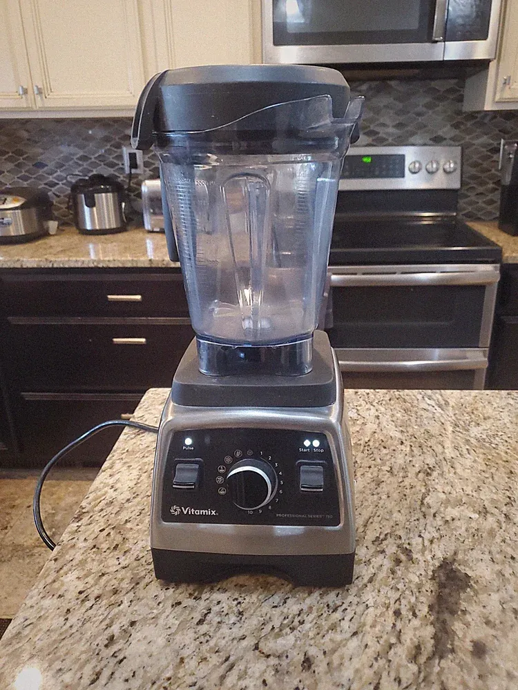 Vitamix Professional 750 64oz Blender