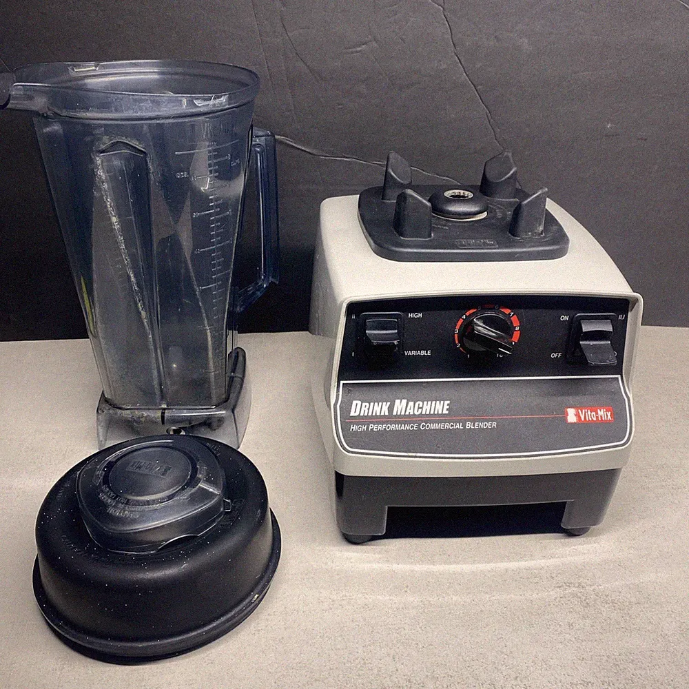 Vitamix VM0101 Commercial Blender , Pre-owned. View Pictures.