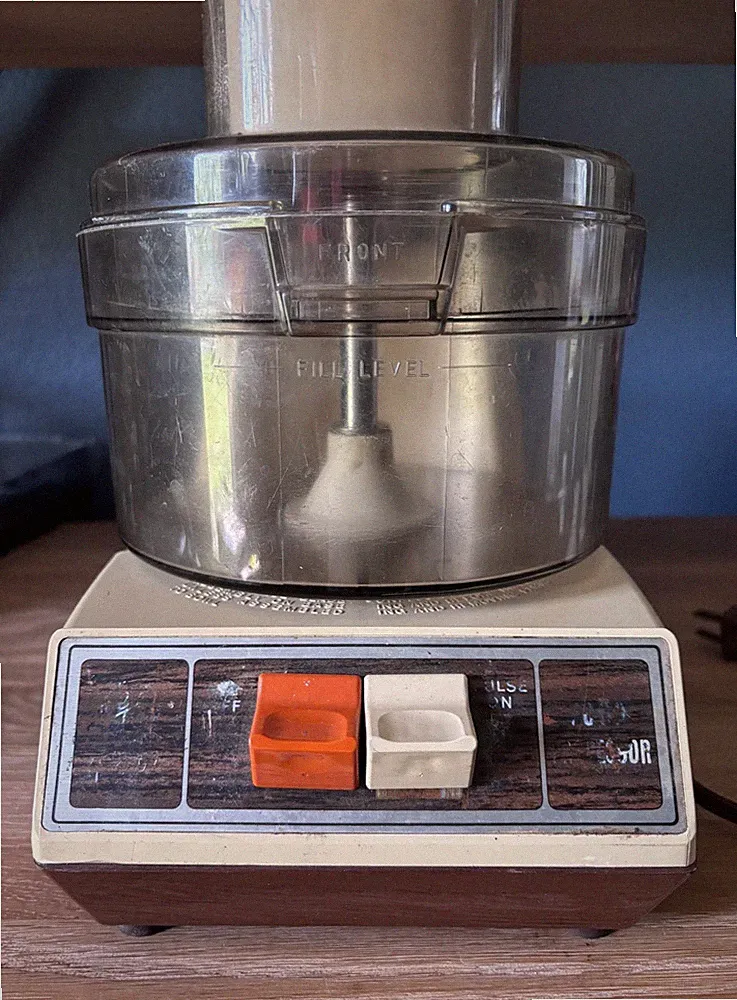 VTG General Electric Food Processor with FOUR attachments, made in USA