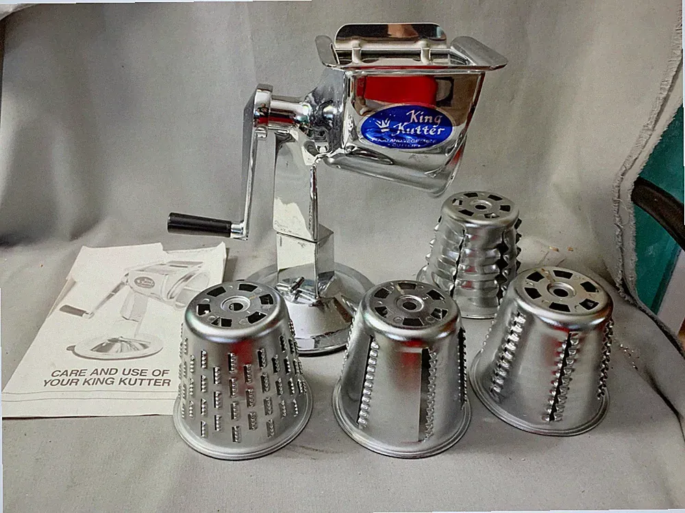 Vtg King Kutter Food and Vegetable Salad Maker Cutter Processor Manual 5 Cones