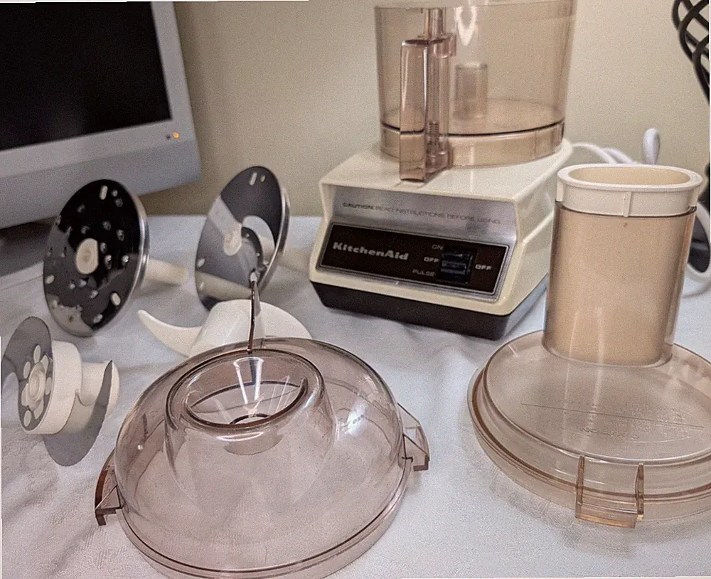 Vtg KitchenAid Multi-Function Food Processor KFP400 -- Large Bowl, w/Accessories