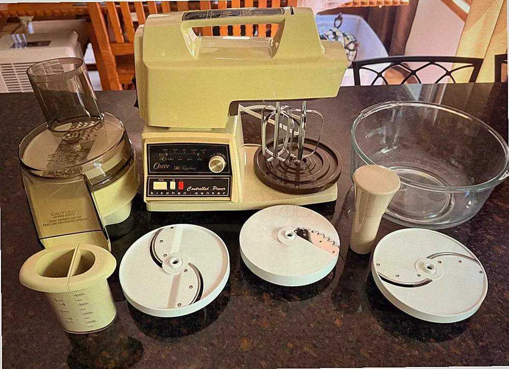 VTG Oster Regency Kitchen Center 12 Speed Mixer Food Processor, Bowl, beaters