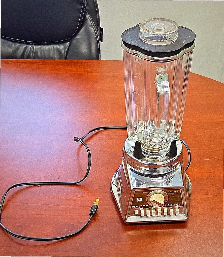 Waring 1136 Standard Blender 780W 8-Speed Timer 5 Cup Glass Pitcher Lid