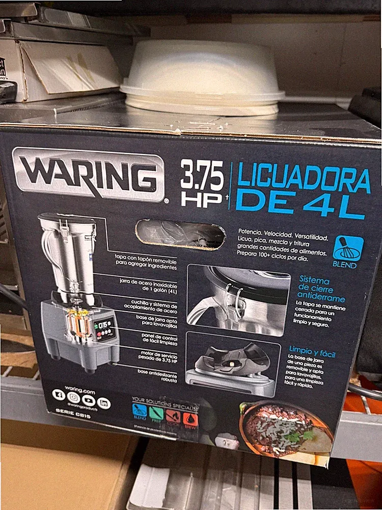 Waring CB15 1 Gallon Stainless Steel 3.75 HP 4L Food Blender Commercial