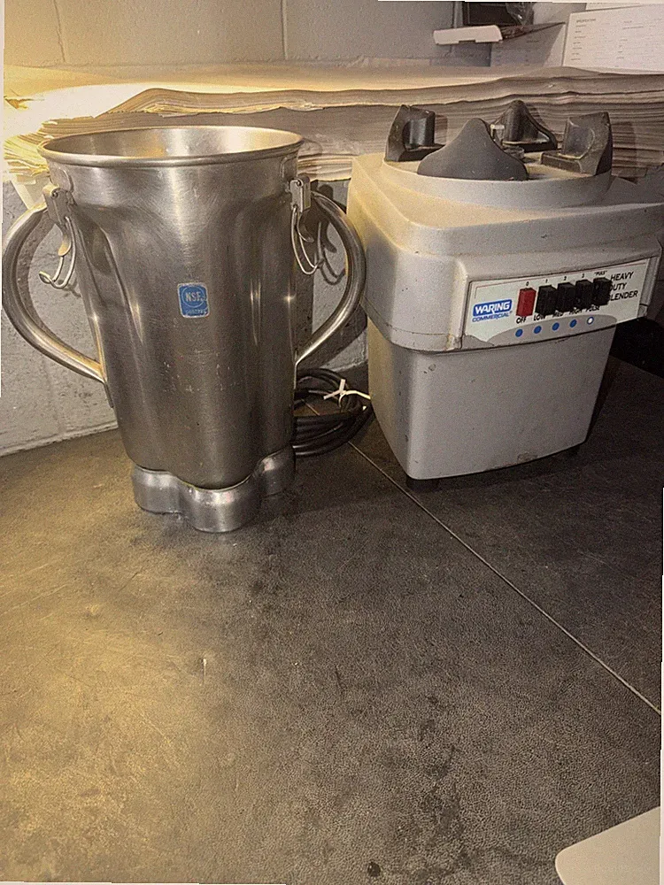 Waring Commercial Heavy Duty Blender 3-Speed (please read details) WORKS!!