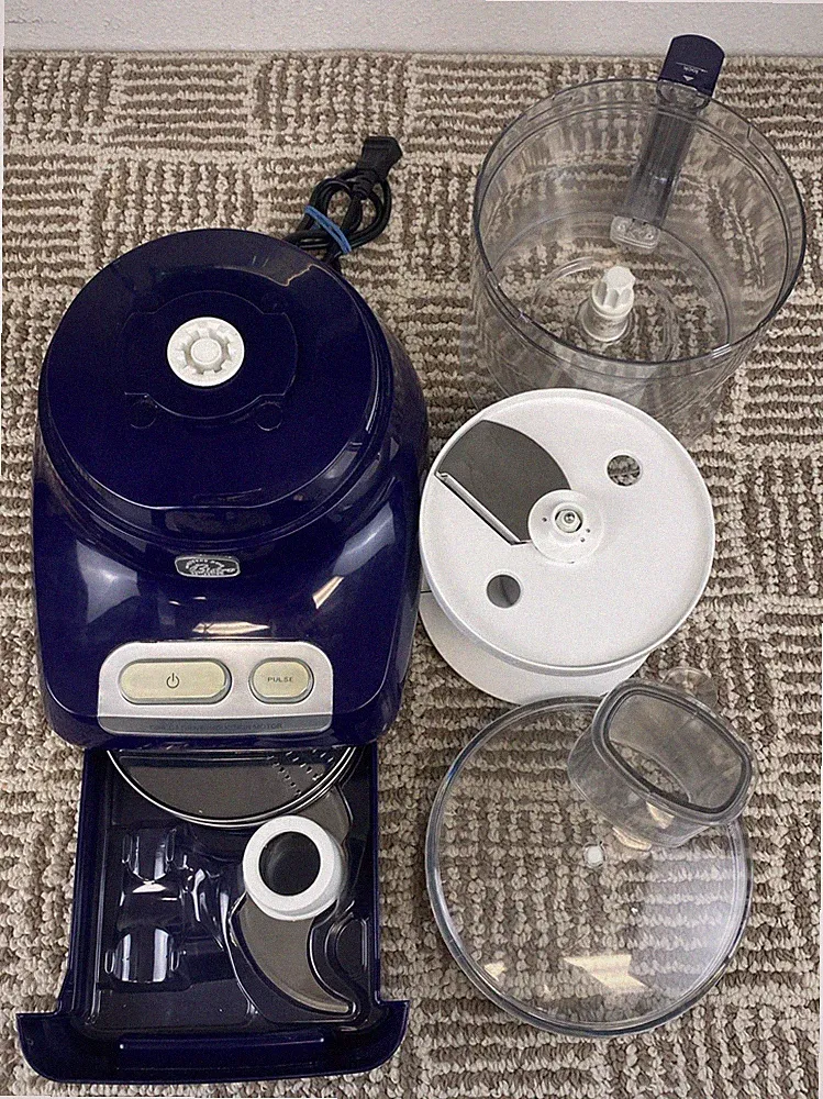 Wolfgang Puck Bistro BFPR0015 Food Processor Works Great w/ Attachments