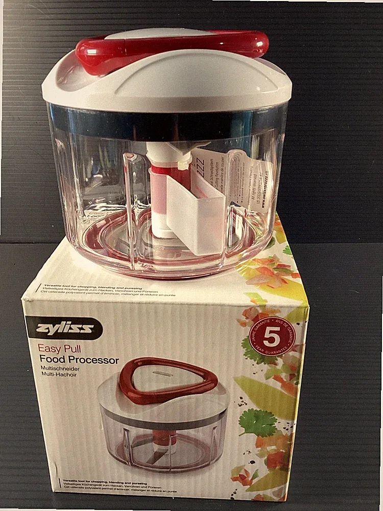 Zyliss Easy Pull Food Processor. Swizzz Prozzz Blade Technology Chop Blend Puree